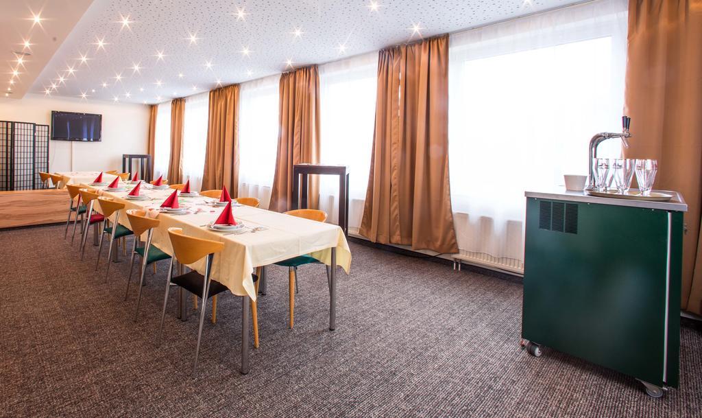 Groß-Zimmern Hotel An Der Waldstrasse מראה חיצוני תמונה